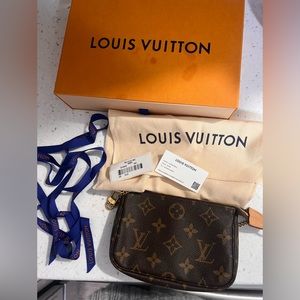 Louis Vuitton mini pochette monogram